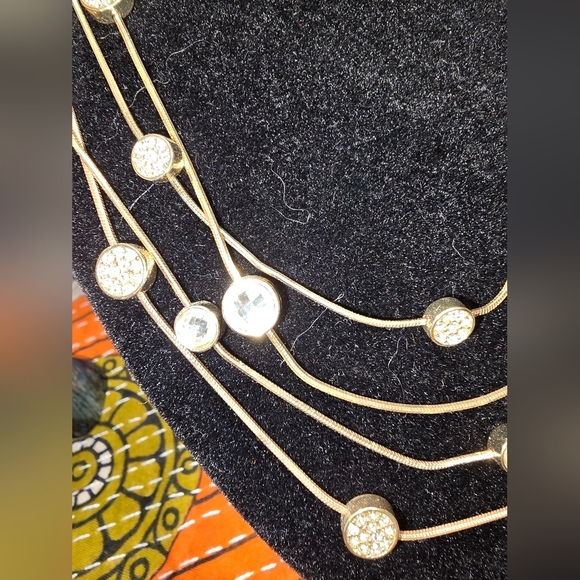 Gold necklace with crystals - Picture 9 of 10